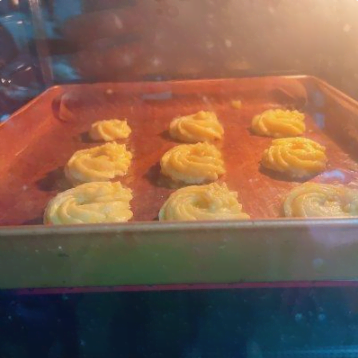 超級香酥的黃油曲奇，做起來很簡單，烘焙小白一做就會